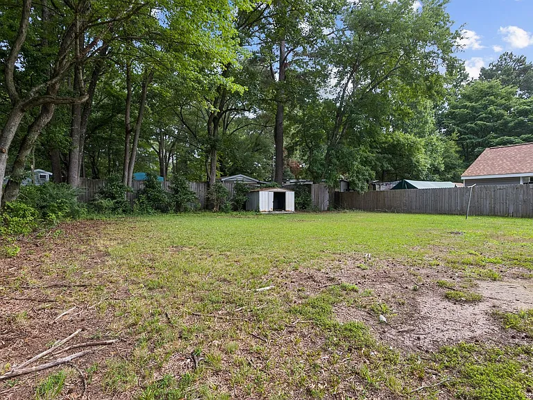 11 Woodhaven Rd — Photo 24