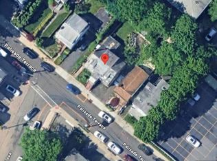 19 Palisade Ter, Edgewater, NJ 07020