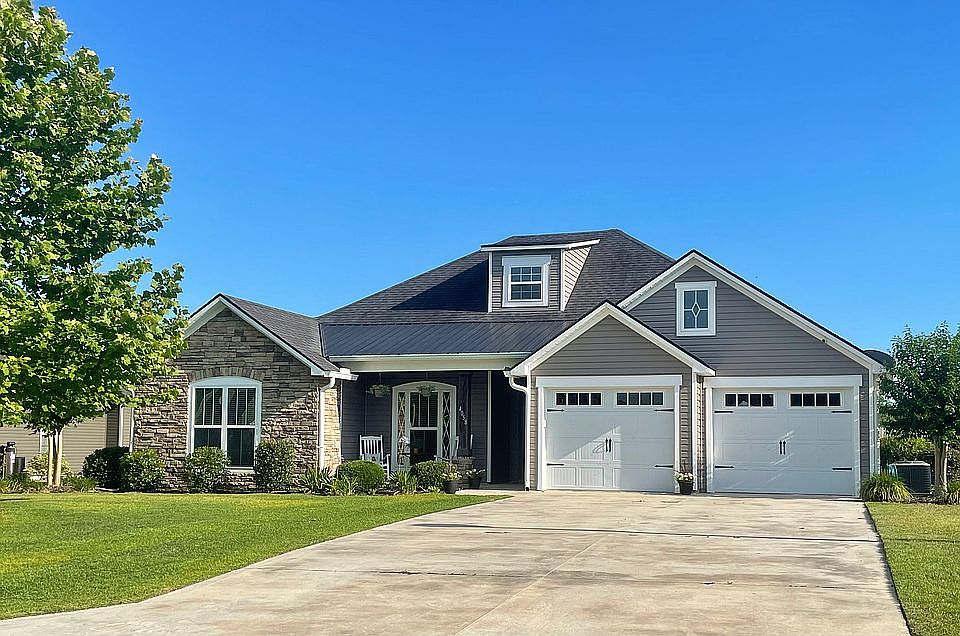 1st image of 4058 McKenzie Ln