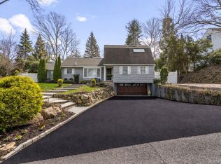 798 Connecticut View Drive, Oyster Bay, NY 11771