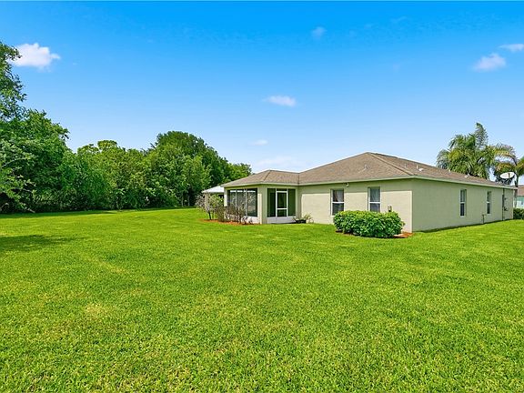 5th image of 845 Greenleaf Cir
