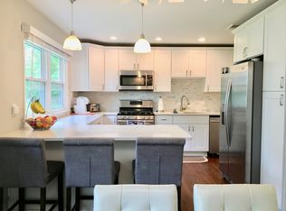 6 Hiawatha Blvd, Oakland, NJ 07436