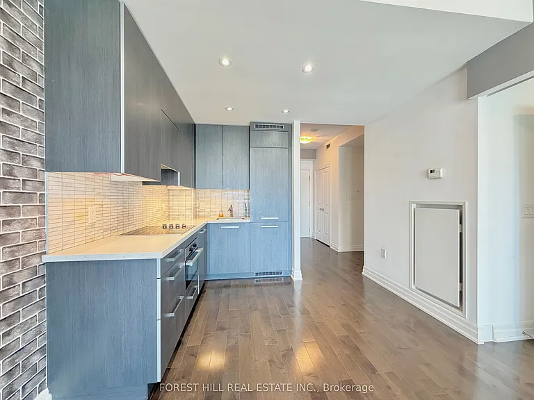 8 The Esplanade #1804 — Photo 3