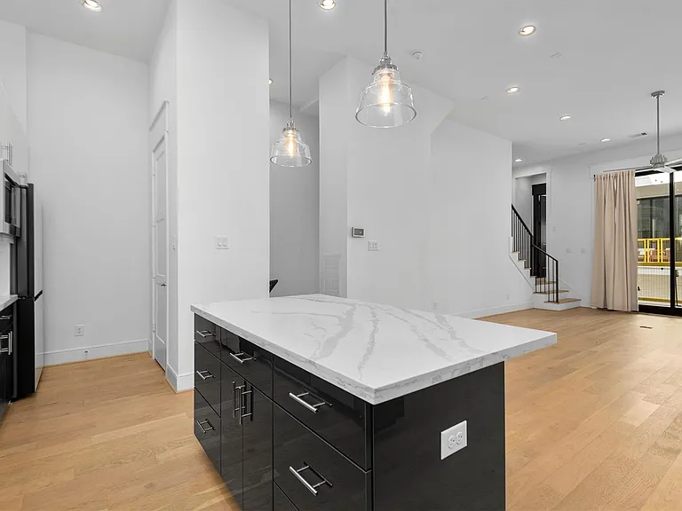 1211 Hickory St #E — Photo 4