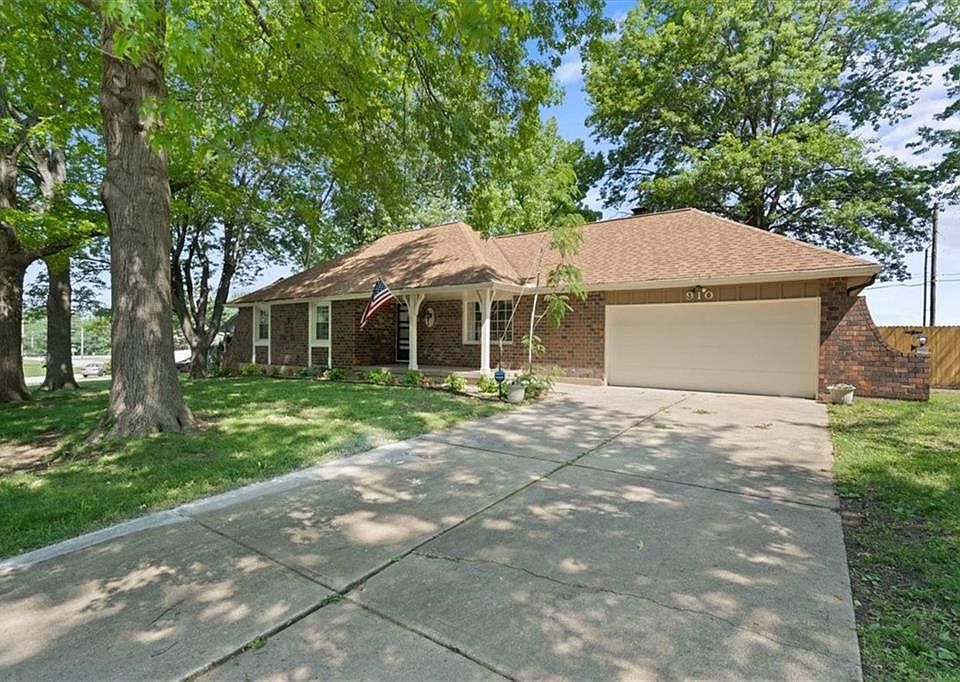 910 SE 3rd Ter, Lees Summit, MO 64063 Zillow