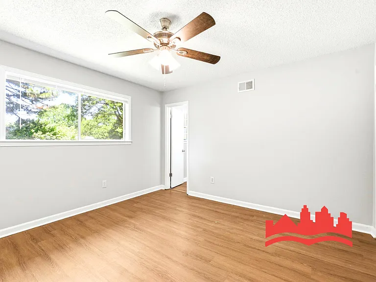 3063 Mary Elizabeth Dr — Photo 20