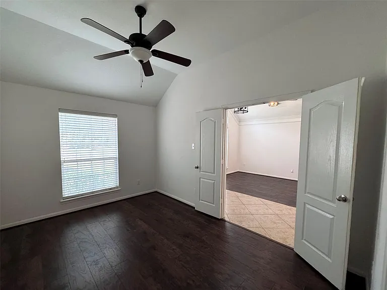 9023 Kinnel Ln — Photo 8
