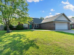 535 Lynn Dr, Pea Ridge, AR 72751