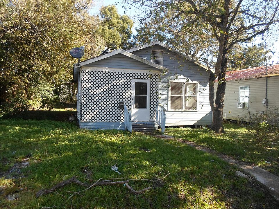 1st image of 909 E Pershing St