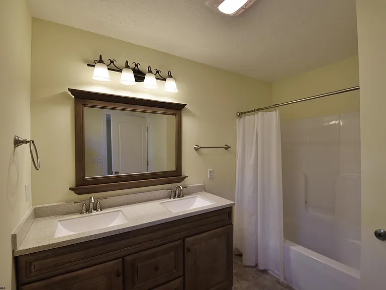 208 Timber Ridge Rd — Photo 12
