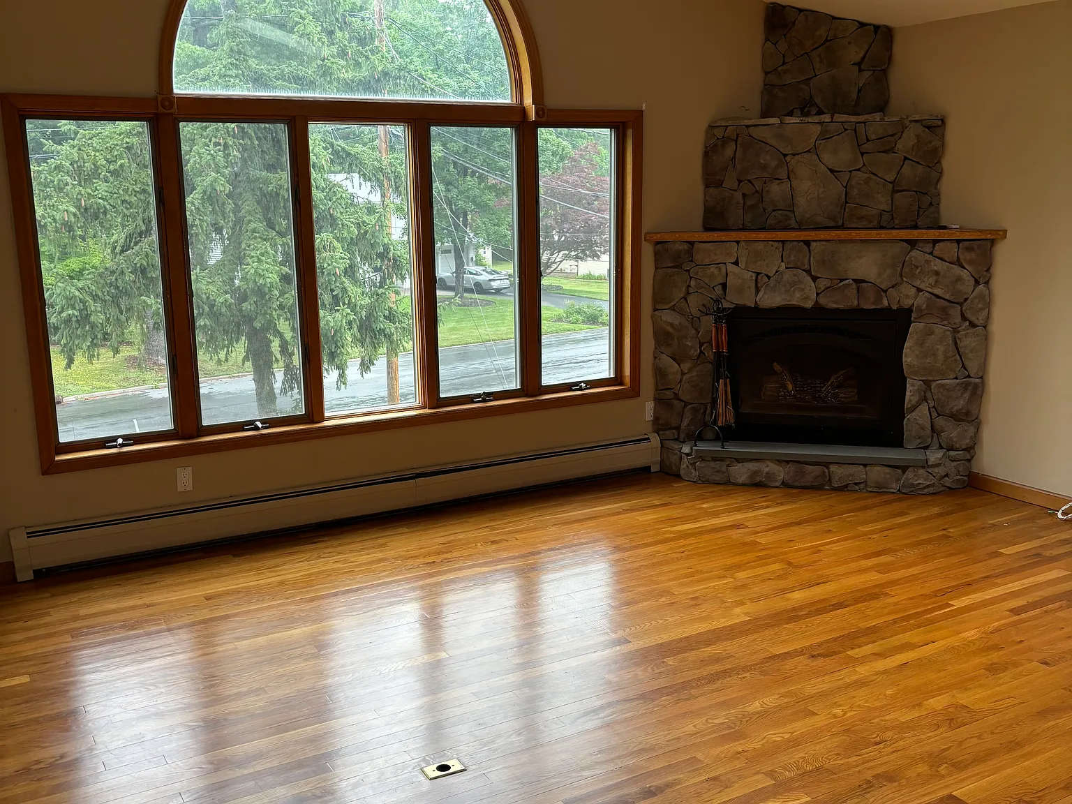 4 bed, 1500 sqft, $3,450 — Photo 2