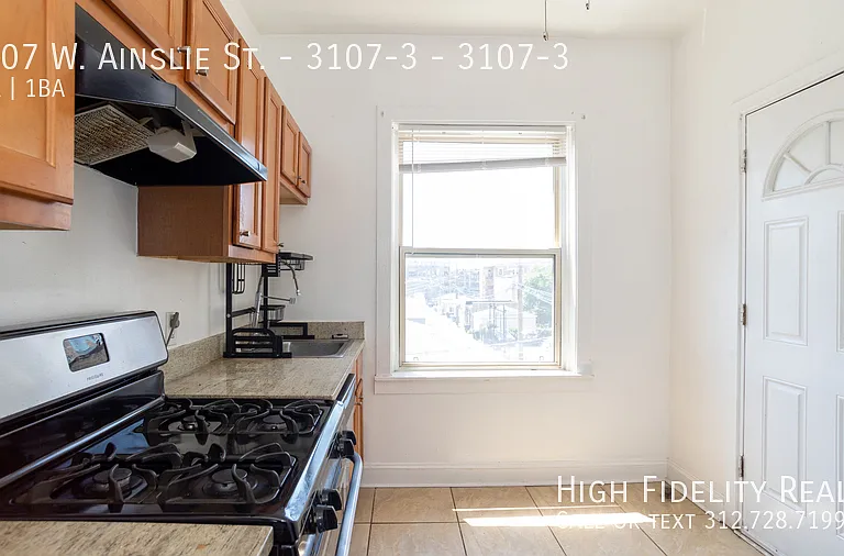 3107 W Ainslie St #3 — Photo 3