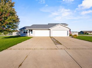 2633 Van View St, Bellevue, WI 54311