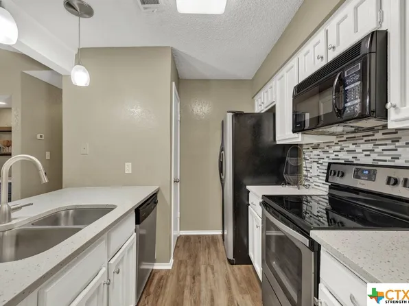 1202 Thorpe Ln APT 302, San Marcos, TX 78666