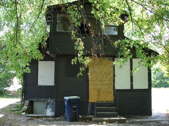 5th image of 3310 Park Ave