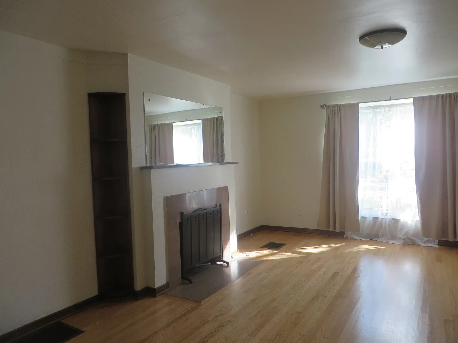 2 bed, 1110 sqft, $1,200 — Photo 2
