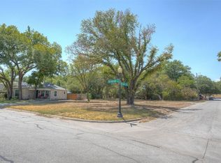 853 Springbrook Dr, Fort Worth, TX 76107