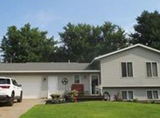 374 Cherry St W, Mazeppa, MN 55956
