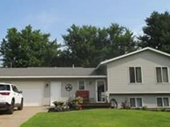 374 Cherry St W, Mazeppa, MN 55956