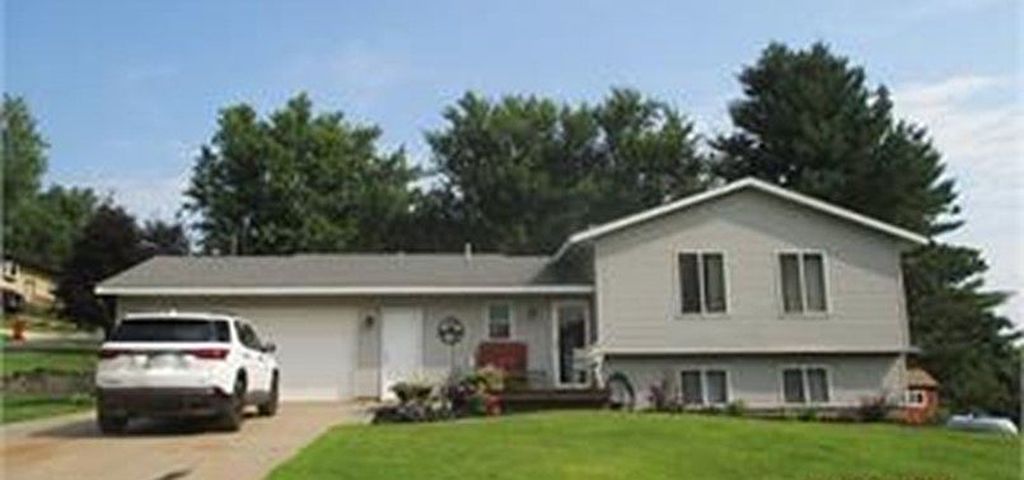 374 Cherry St W - Property Image