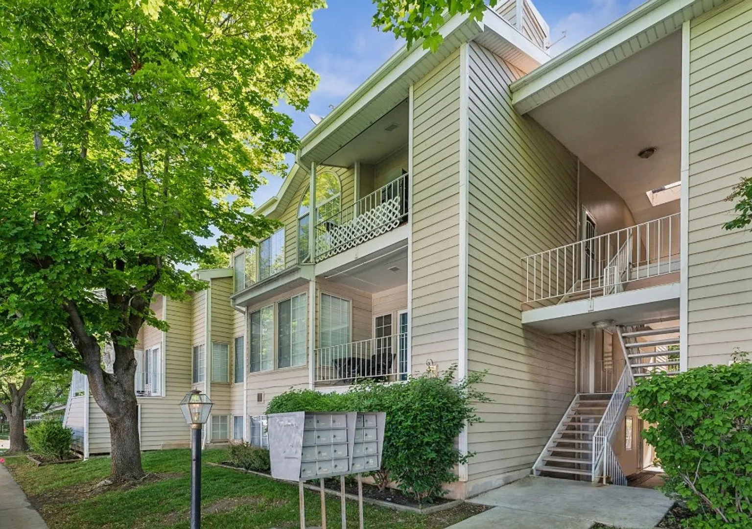 Main Floor 2 Bedroom Condo in Bountiful! — Photo 1