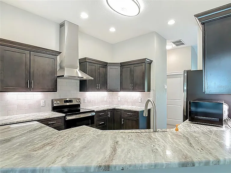 540 Alabama Ave — Photo 25