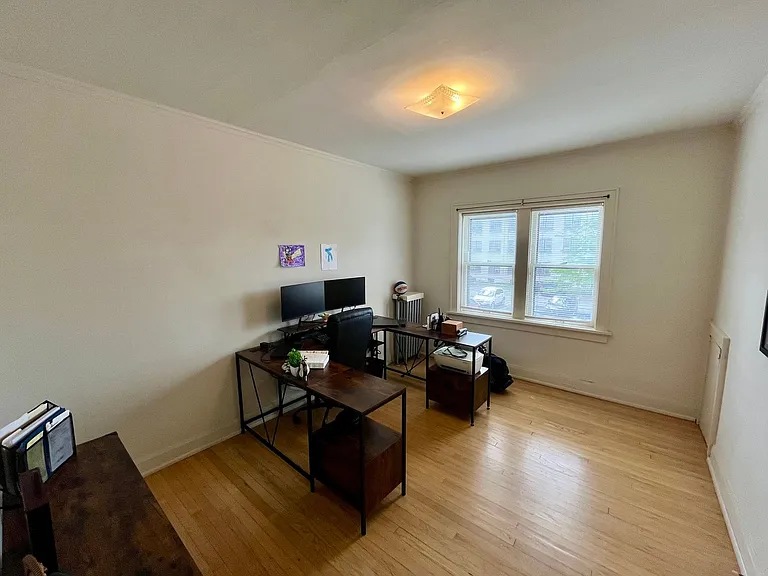 4460 N Oakland Ave — Photo 18