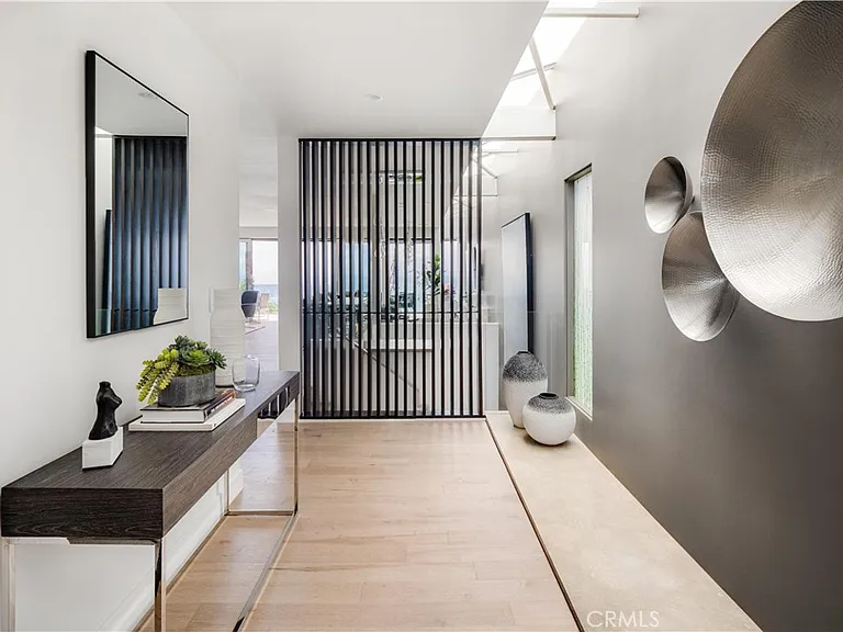 835 La Mirada St — Photo 4