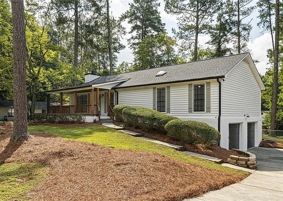 1st image of 2774R Bentwood Dr