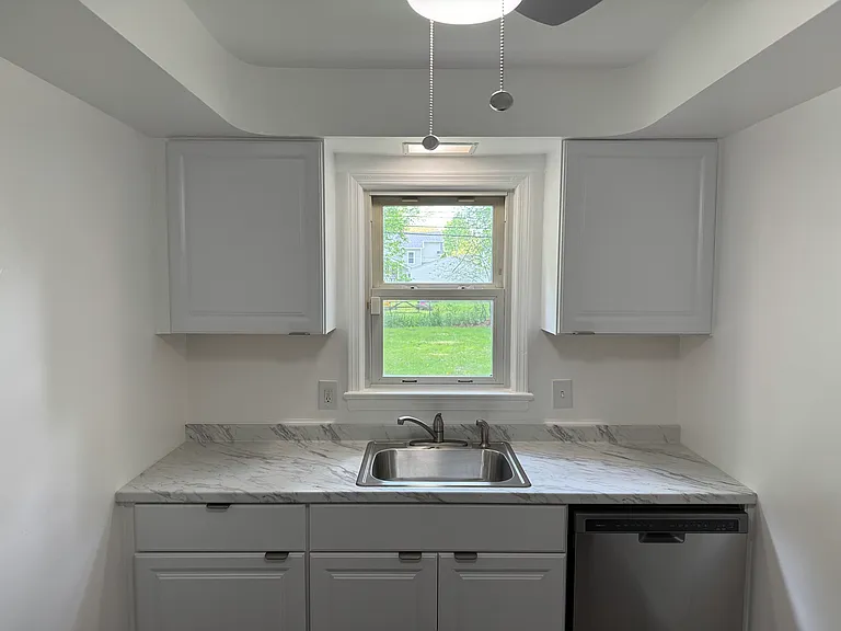 1411 Eastwood Ave — Photo 29