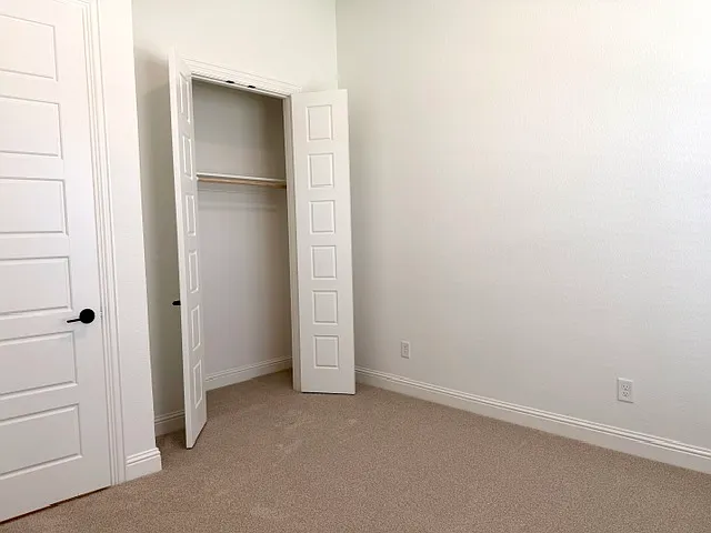 3250 Jersey Dr — Photo 4