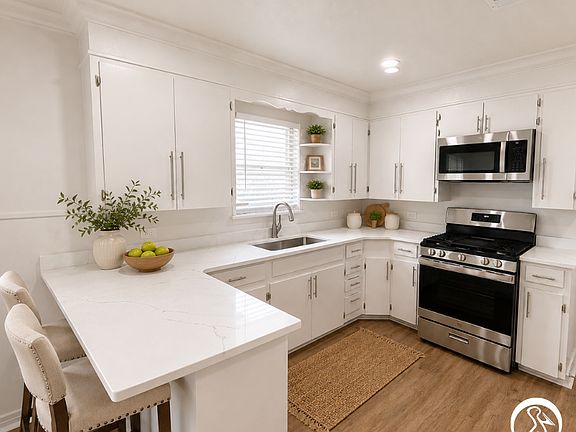 4th image of 306 Wallace Rd