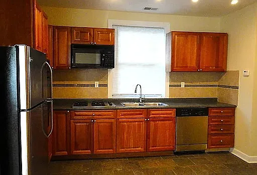 2 bed, 1200 sqft, $2,350 — Photo 2