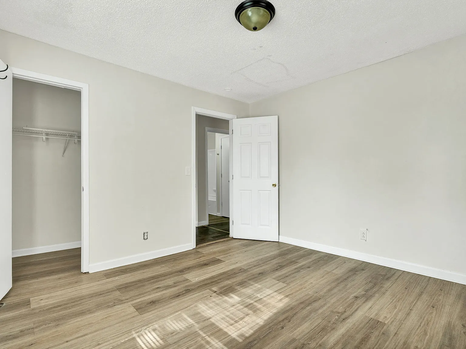 3 bed, 1008 sqft, $1,450 — Photo 1