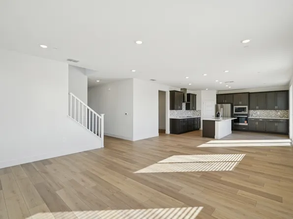 1524 Brook Trout Way, Sacramento, CA 95832