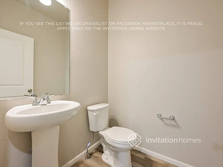 22352 E 38th Pl — Photo 16