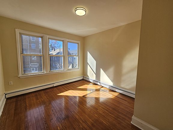 3rd image of 83 W 47th St #3A
