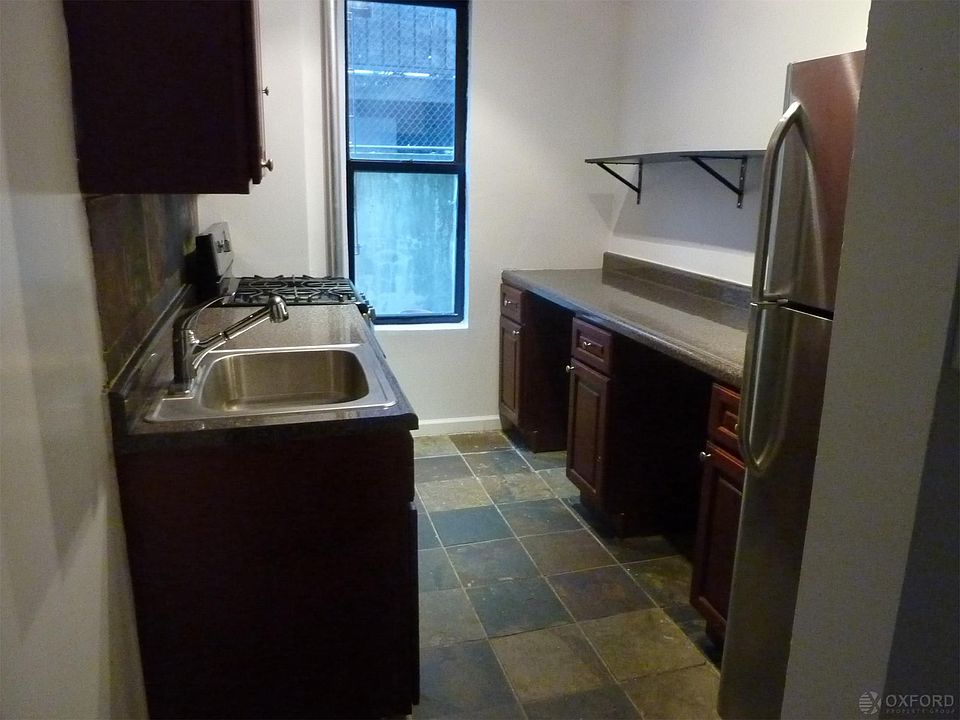 2nd image of 446 Saint Johns Pl APT 4A
