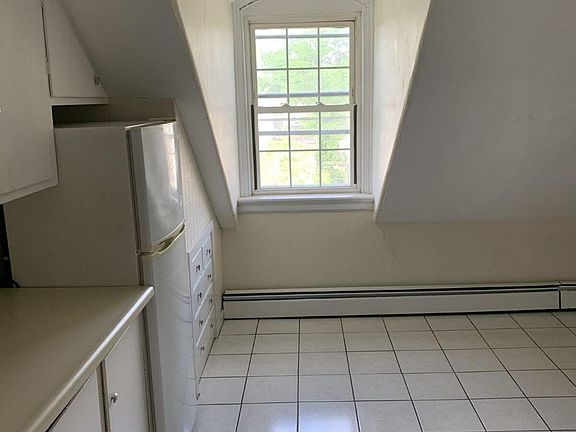 2nd image of 112 Keene St APT 5