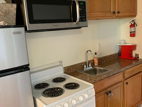 3rd image of 132 Main St APT 1