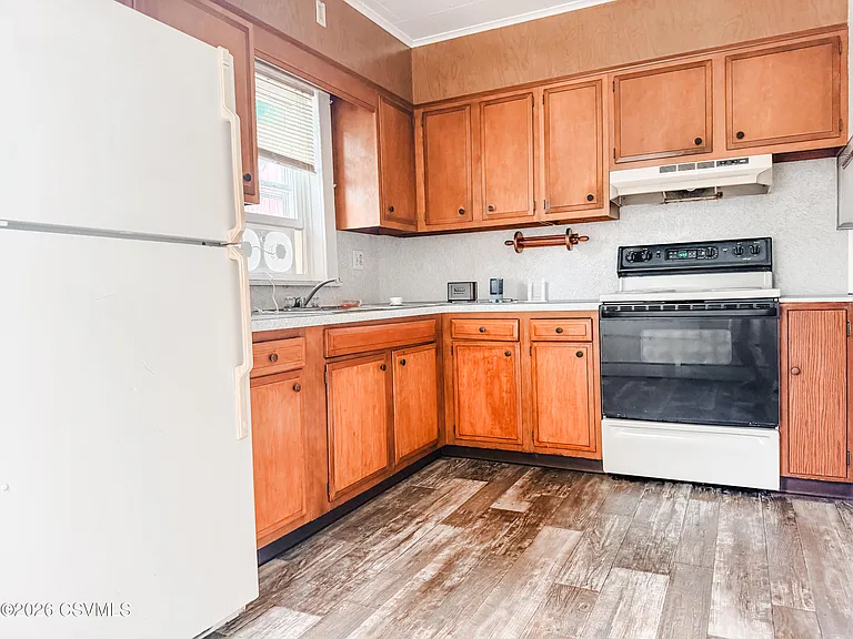 402 N Orange St — Photo 7