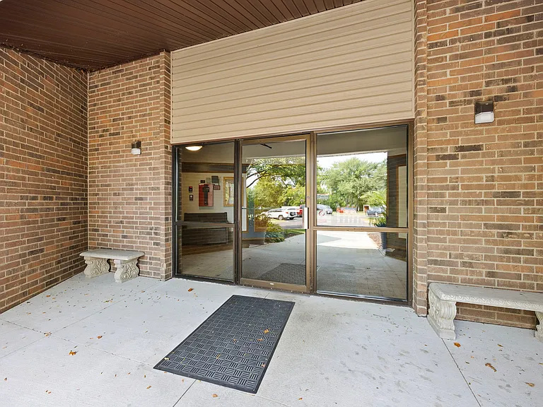 3420 Golfview Dr #123 — Photo 3