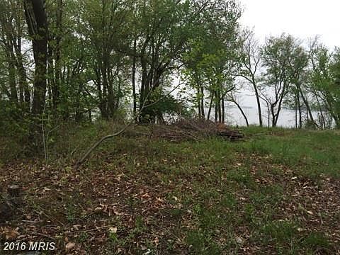 2nd image of 98 NE Isles Dr