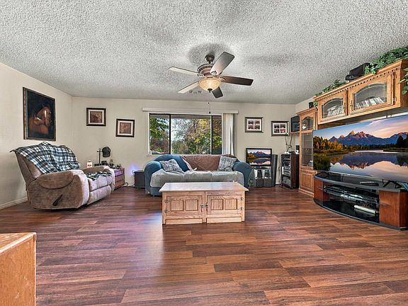 3rd image of 20105 Freeman Way