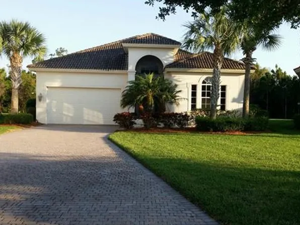 8863 King Henry Ct, Fort Myers, FL 33908