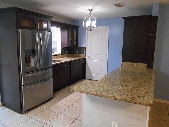 2nd image of 608 Wilshire Dr