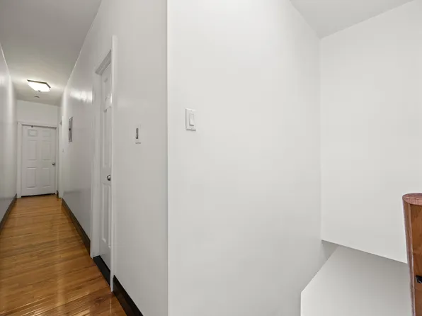 234 East 54th Street image 11 of 30