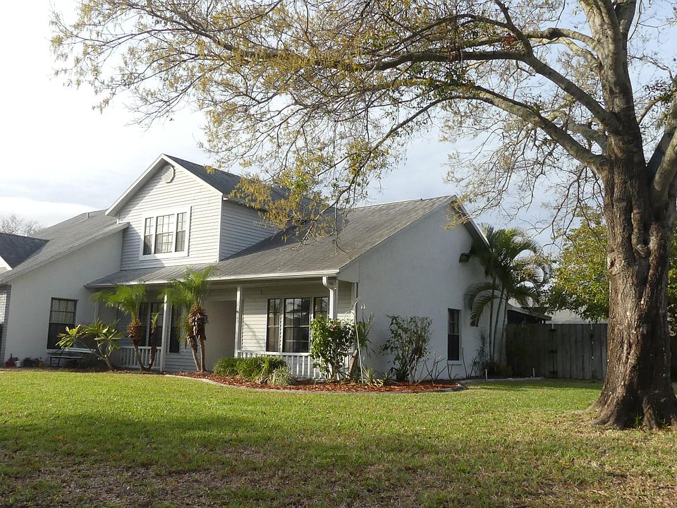 1st image of 858 Yorktowne Dr
