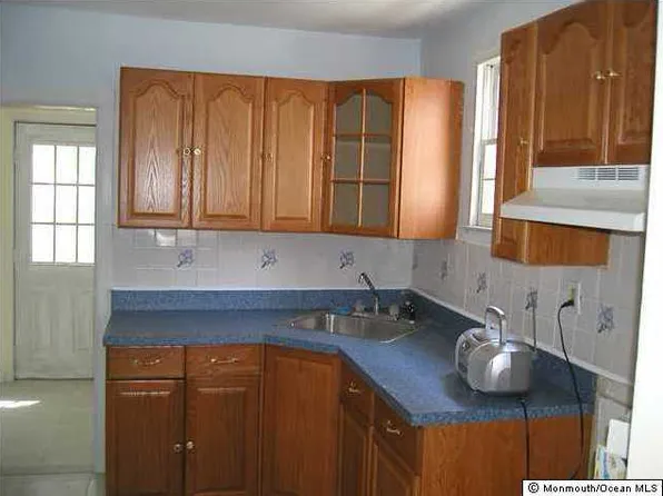 68 Monmouth Ave, Middletown, NJ 07748