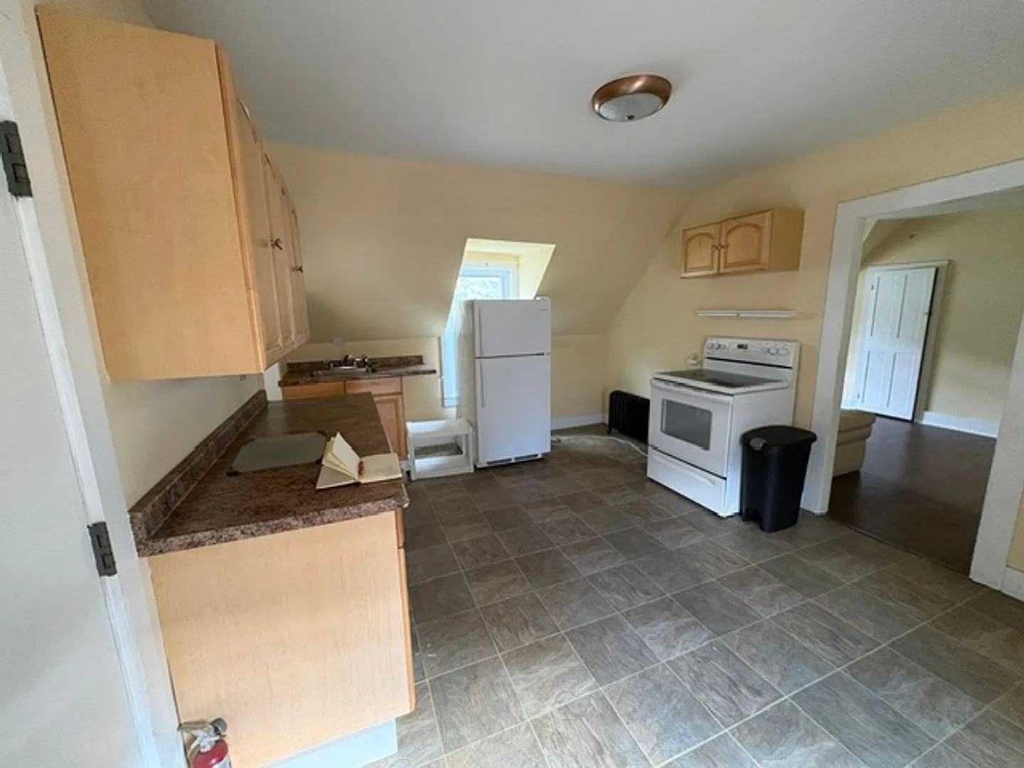 1 Bedroom, 1 Bathroom Apartment in Keene — Photo 4